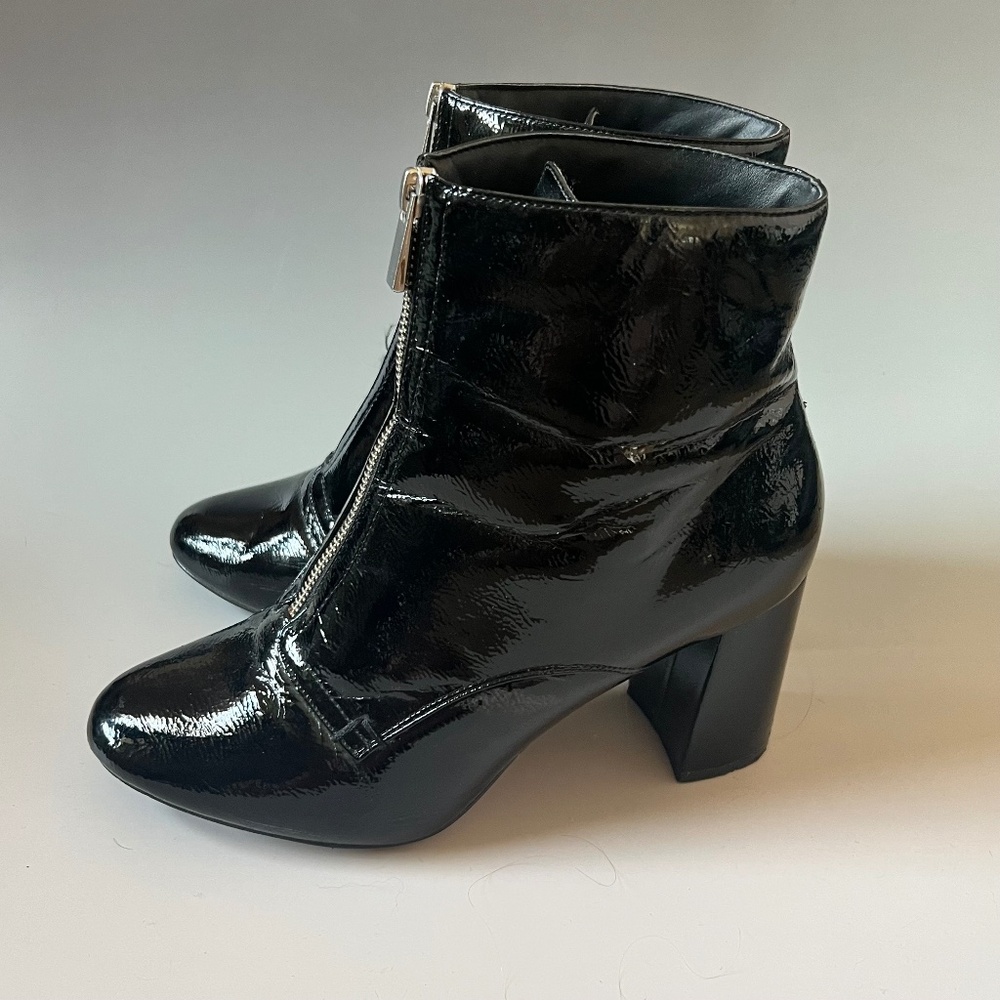 Glossy Black Patent Leather Zip Ankle Boots – Size 7 (Fits 8–8.5)